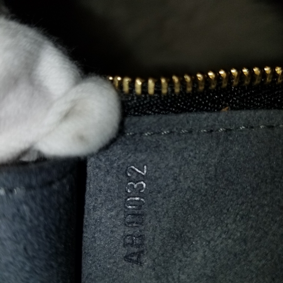 LOUIS VUITTON EPI POCHETTE Black hand bag - Picture 8 of 14